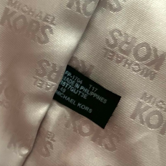 Michael Kors Large Jet Set Tote with Gold Python Embossing - Picture 12 of 15